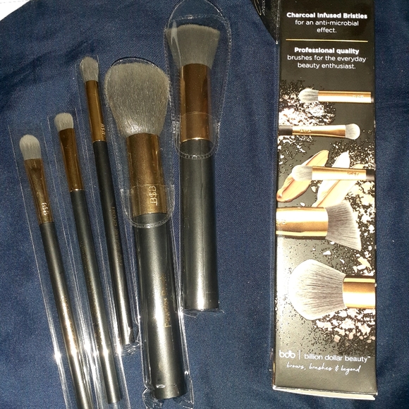 MAKE-UP MYSTERY BAGS!!!! 💯% AUTHENTIC HIGH END! - Picture 3 of 5